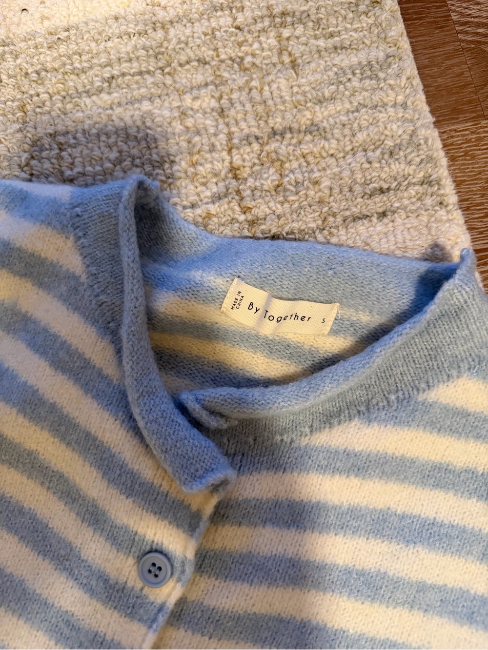 Short sleeve sweater - Picture 3 of 3